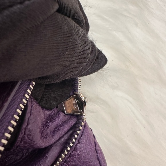 Authentic Balenciaga Envelope Clutch - Picture 12 of 12